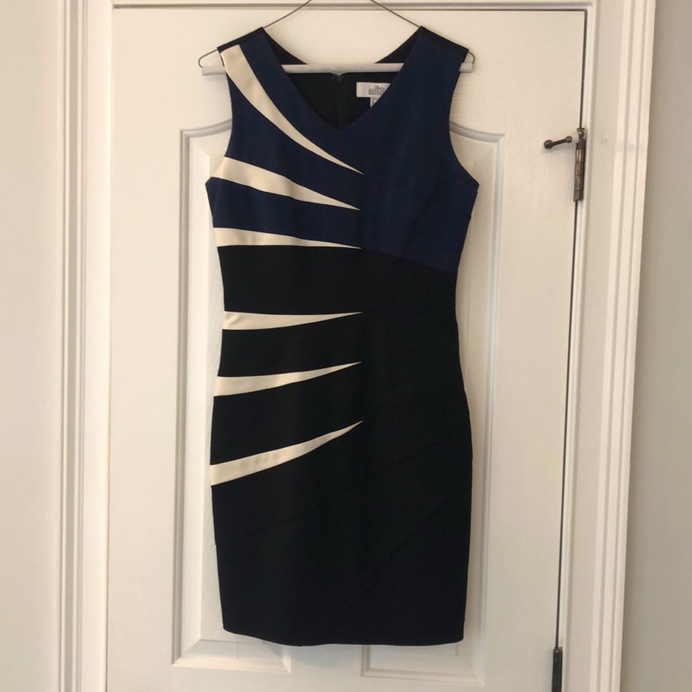 Belle Badgley Mischka size 6 fitted color block stripe dress